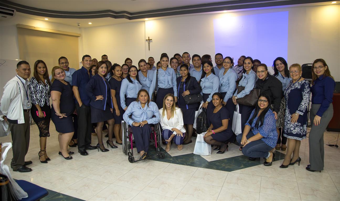 Capacitación de Imagen Profesional con los colaboradores de Seguros Fedpa